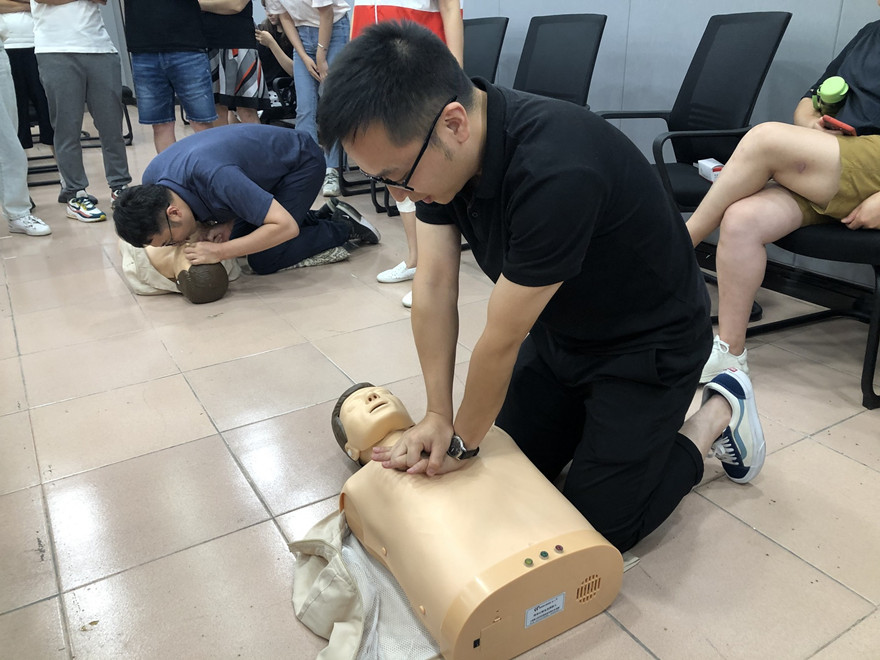 與會(huì)人員心肺復(fù)蘇技能實(shí)操_副本 與會(huì)人員心肺復(fù)蘇技能實(shí)操_副本