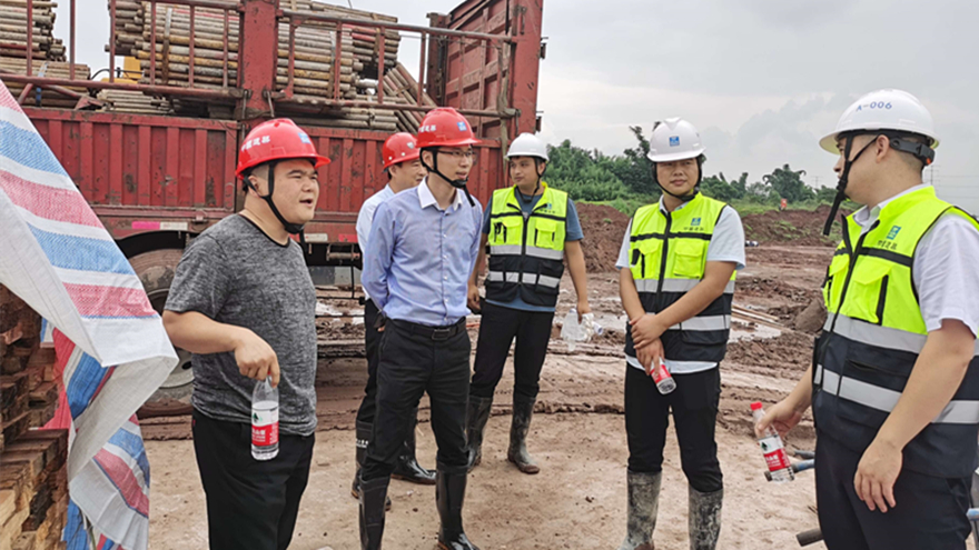 賴明前往中建新疆建工機場管廊項目現(xiàn)場，了解項目供貨情況