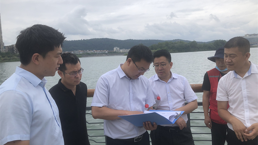 集團副總經(jīng)理余佰宣督導(dǎo)檢查越王樓公司安全生產(chǎn)工作