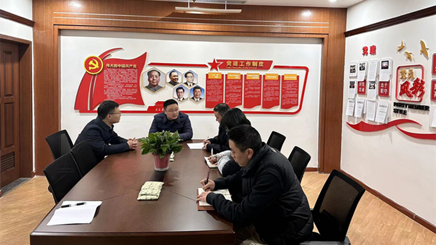 圖五：集團(tuán)總會計(jì)師齊飛、副總經(jīng)理馬江水督導(dǎo)金控小貸安全工作