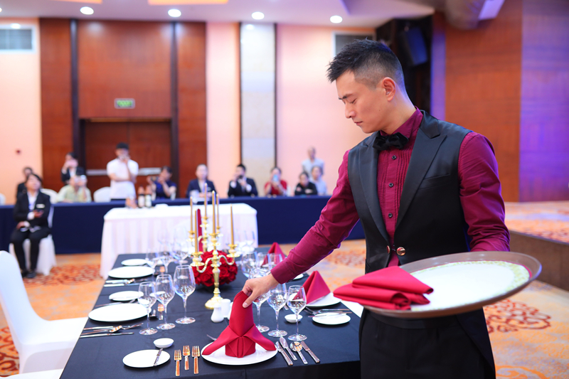 03西餐擺臺(tái)姚淋翰 03西餐擺臺(tái)姚淋翰